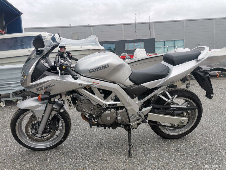 Moottoripyörä Suzuki SV 2003 16140400
