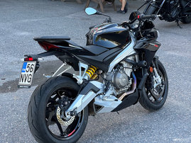 Moottoripyörä Aprilia Tuono 2022 17310789