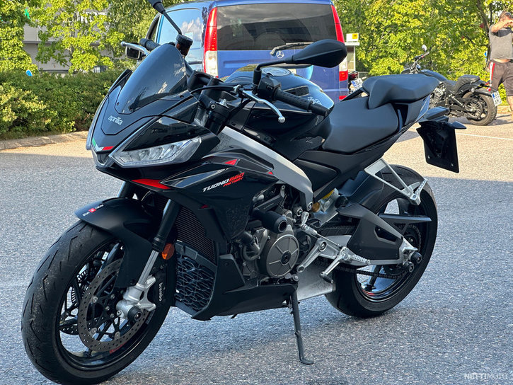 Moottoripyörä Aprilia Tuono 2022 17310795