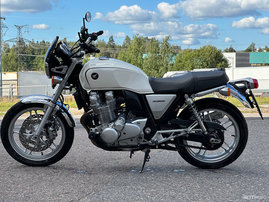 Moottoripyörä Honda CB 2013 17320024