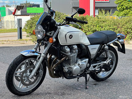 Moottoripyörä Honda CB 2013 17320026