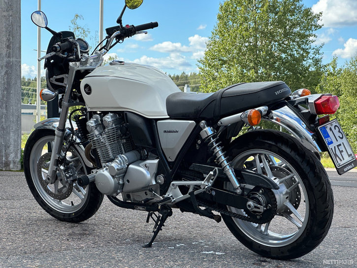 Moottoripyörä Honda CB 2013 17320028